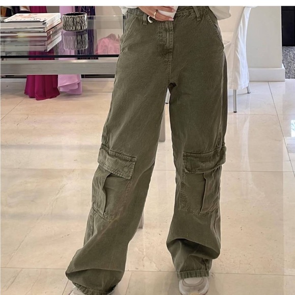 Zara Pants - Zara olive green cargo pant